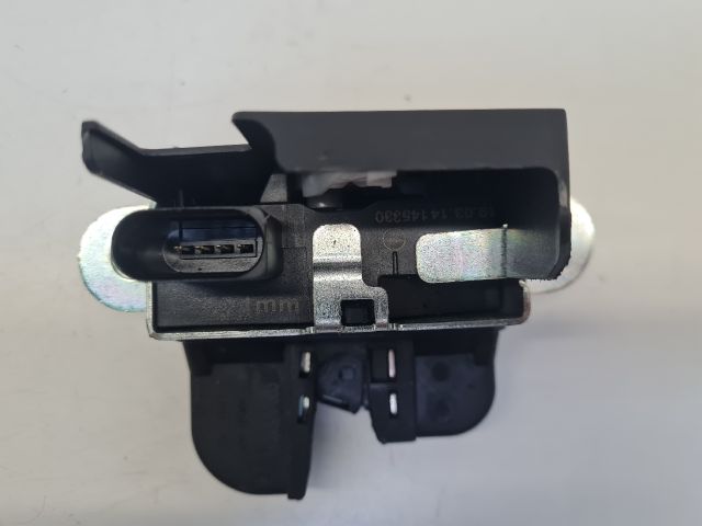 bontott VW GOLF VII Csomagtérajtó Zárszerkezet