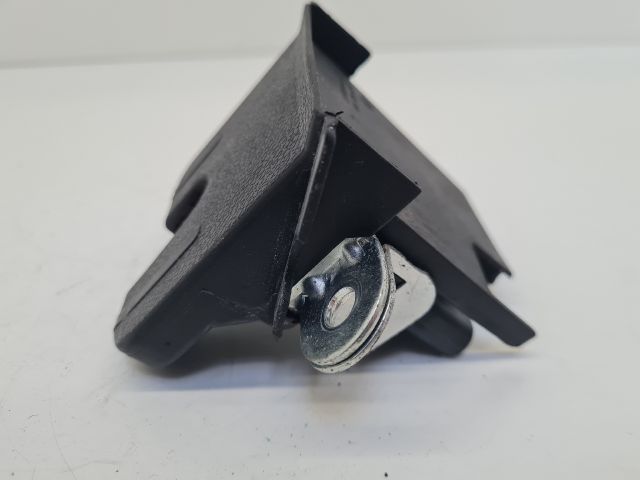 bontott VW GOLF VII Csomagtérajtó Zárszerkezet