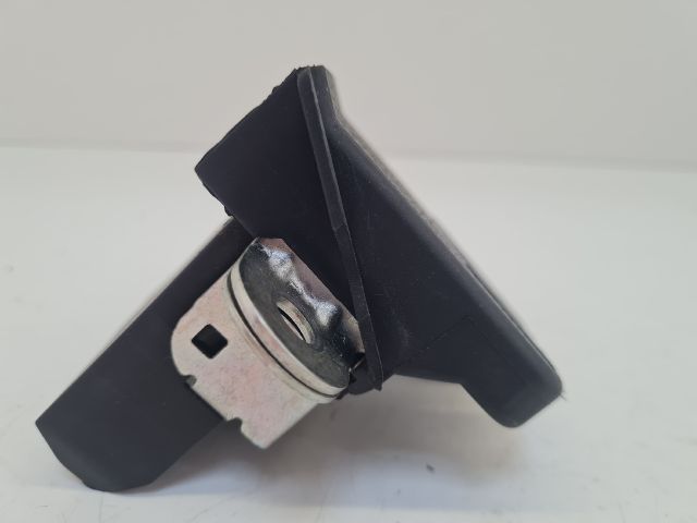 bontott VW GOLF VII Csomagtérajtó Zárszerkezet