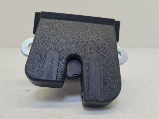 bontott VW GOLF VII Csomagtérajtó Zárszerkezet