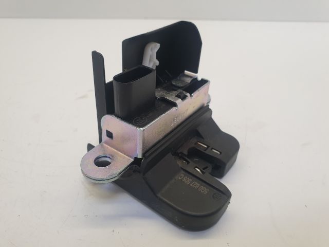 bontott VW GOLF VII Csomagtérajtó Zárszerkezet