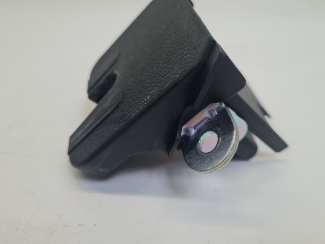 bontott VW GOLF VII Csomagtérajtó Zárszerkezet