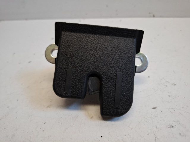 bontott VW GOLF VII Csomagtérajtó Zárszerkezet