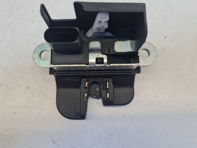 bontott VW GOLF VII Csomagtérajtó Zárszerkezet