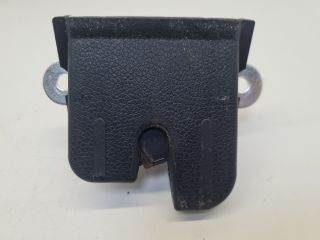 bontott VW GOLF VII Csomagtérajtó Zárszerkezet