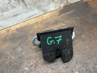 bontott VW GOLF VII Csomagtérajtó Zárszerkezet