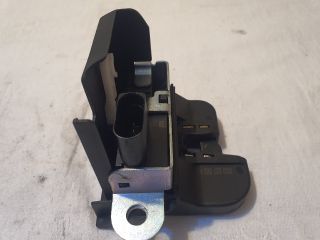 bontott VW GOLF VII Csomagtérajtó Zárszerkezet