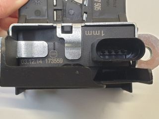 bontott VW GOLF VII Csomagtérajtó Zárszerkezet