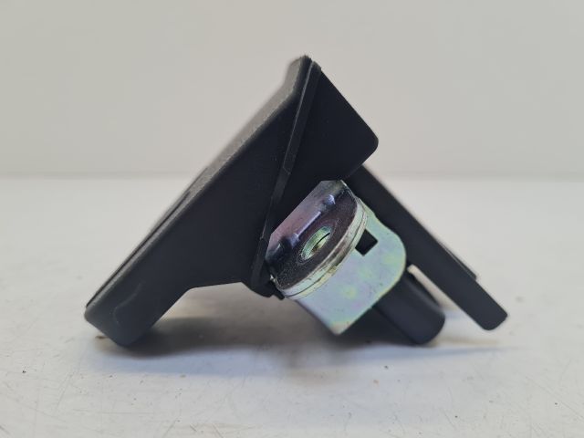 bontott VW GOLF VII Csomagtérajtó Zárszerkezet