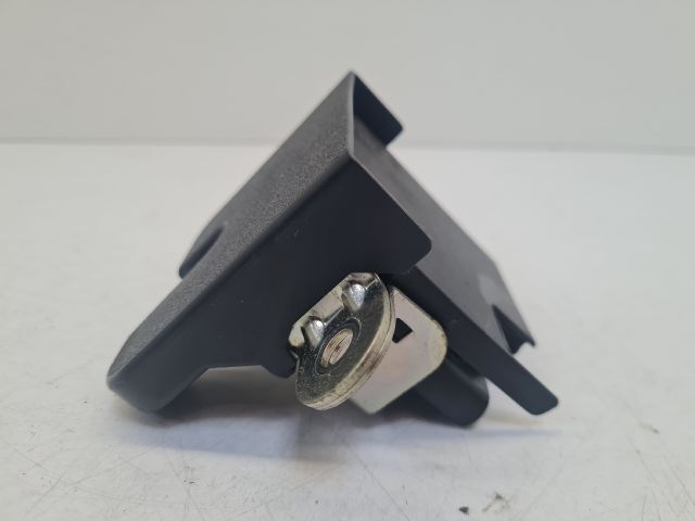 bontott VW GOLF VII Csomagtérajtó Zárszerkezet