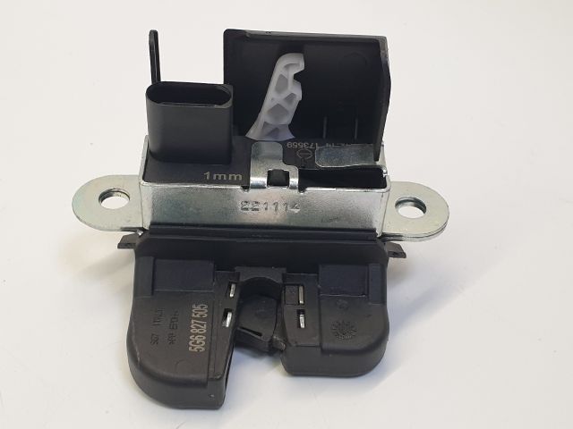 bontott VW GOLF VII Csomagtérajtó Zárszerkezet