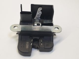 bontott VW GOLF VII Csomagtérajtó Zárszerkezet