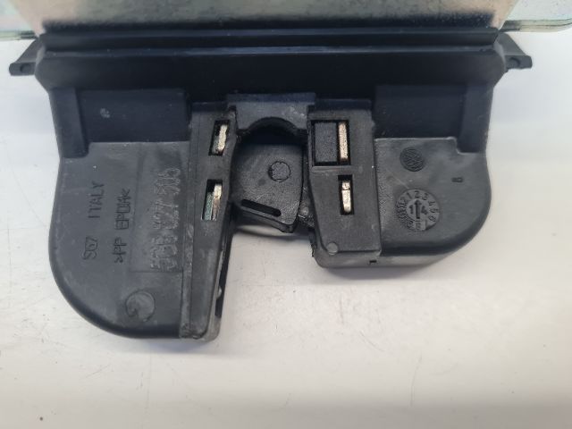 bontott VW GOLF VII Csomagtérajtó Zárszerkezet