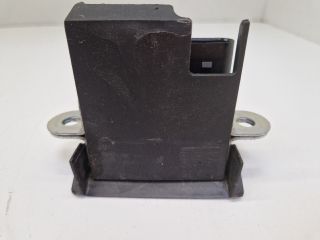 bontott VW GOLF VII Csomagtérajtó Zárszerkezet