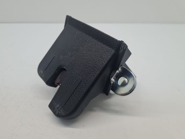 bontott VW GOLF VII Csomagtérajtó Zárszerkezet