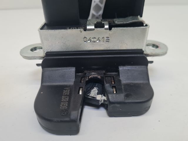 bontott VW GOLF VII Csomagtérajtó Zárszerkezet