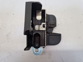 bontott VW GOLF VII Csomagtérajtó Zárszerkezet