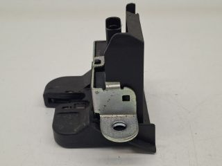 bontott VW GOLF VII Csomagtérajtó Zárszerkezet