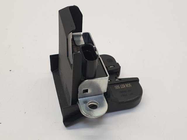 bontott VW GOLF VII Csomagtérajtó Zárszerkezet