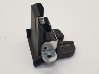 bontott VW GOLF VII Csomagtérajtó Zárszerkezet