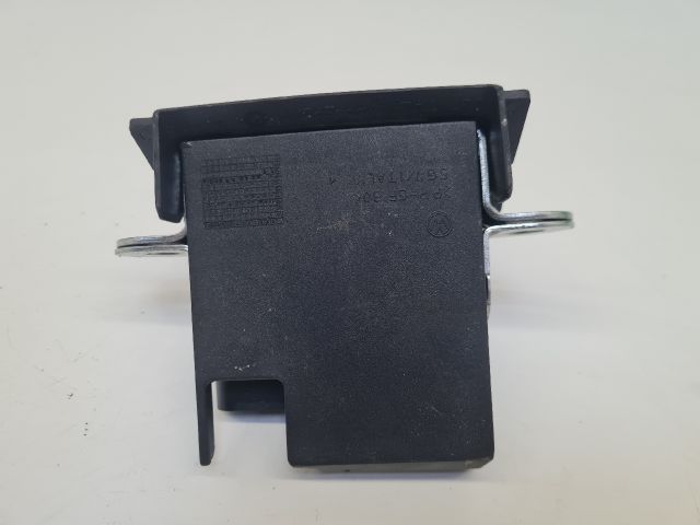 bontott VW GOLF VII Csomagtérajtó Zárszerkezet