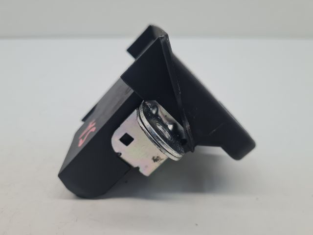 bontott VW GOLF VII Csomagtérajtó Zárszerkezet