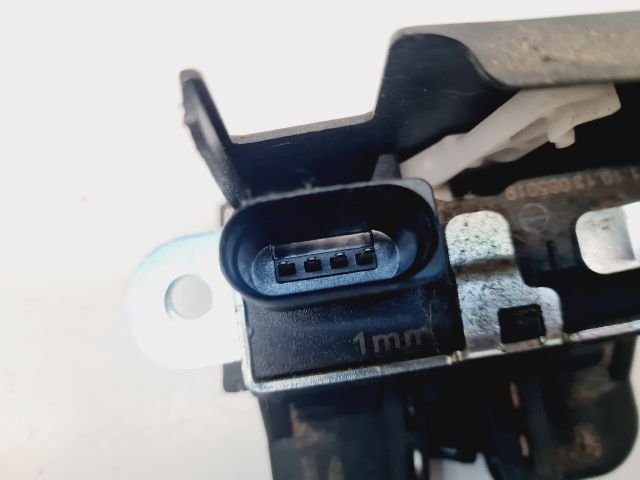 bontott VW GOLF VII Csomagtérajtó Zárszerkezet