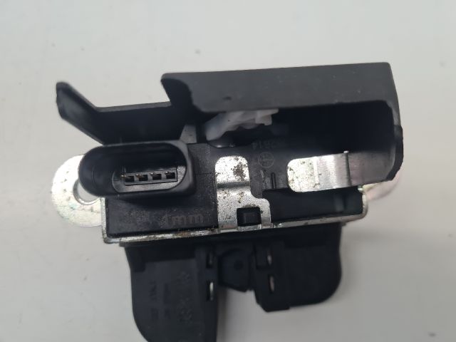 bontott VW GOLF VII Csomagtérajtó Zárszerkezet