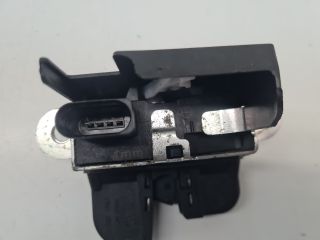 bontott VW GOLF VII Csomagtérajtó Zárszerkezet