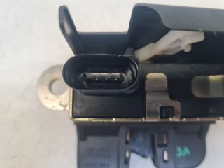 bontott VW GOLF VII Csomagtérajtó Zárszerkezet