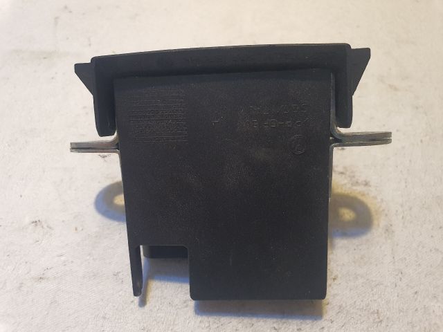 bontott VW GOLF VII Csomagtérajtó Zárszerkezet