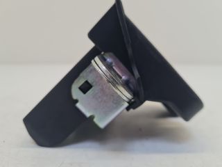 bontott VW GOLF VII Csomagtérajtó Zárszerkezet