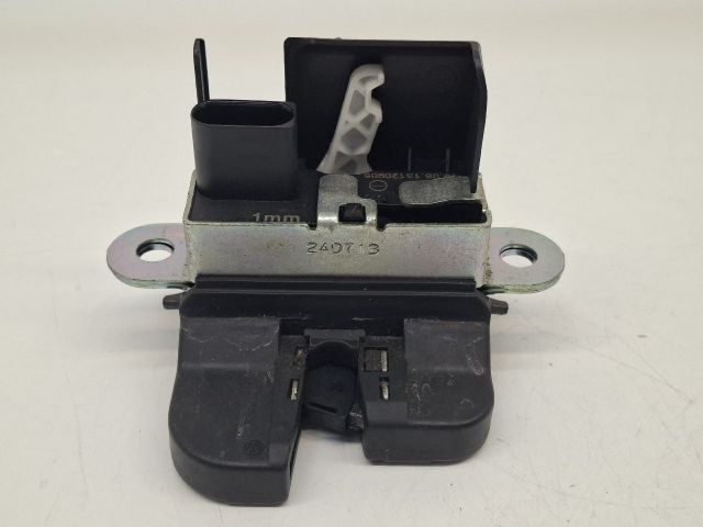 bontott VW GOLF VII Csomagtérajtó Zárszerkezet