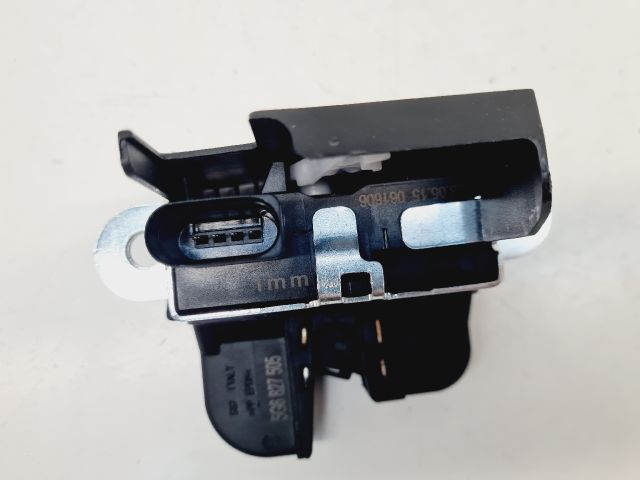 bontott VW GOLF VII Csomagtérajtó Zárszerkezet