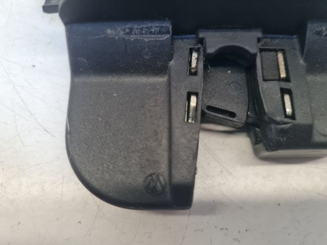 bontott VW GOLF VII Csomagtérajtó Zárszerkezet