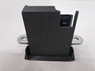 bontott VW GOLF VII Csomagtérajtó Zárszerkezet