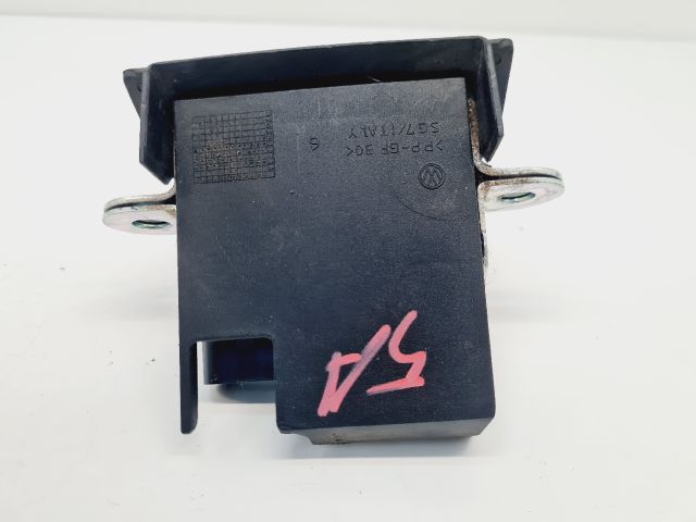 bontott VW GOLF VII Csomagtérajtó Zárszerkezet