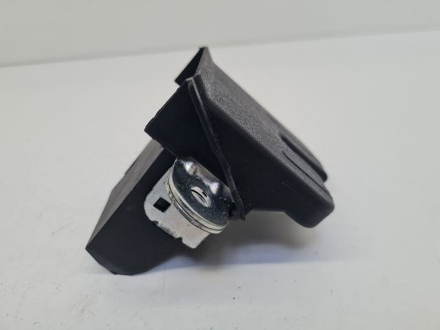 bontott VW GOLF VII Csomagtérajtó Zárszerkezet