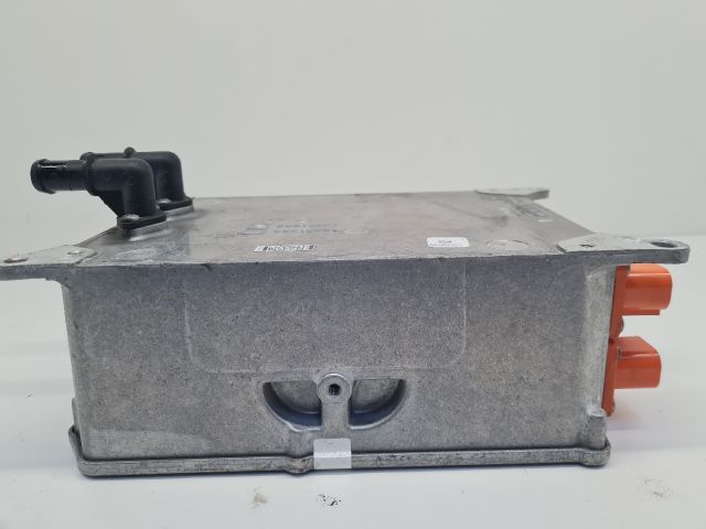 bontott VW GOLF VII Akkumulátor Töltő