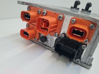 bontott VW GOLF VII Akkumulátor Töltő