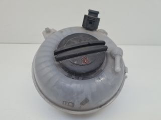 bontott VW GOLF VII Kiegyenlítő Tartály