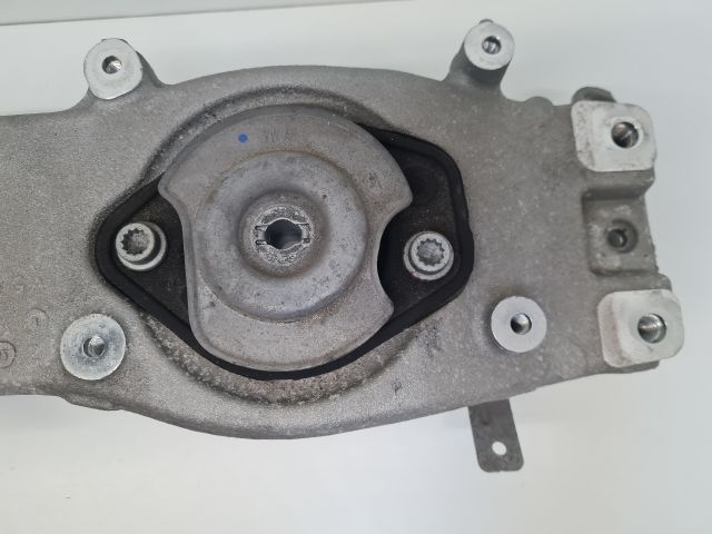 bontott VW GOLF VII Motor Tartó Bak (Fém)