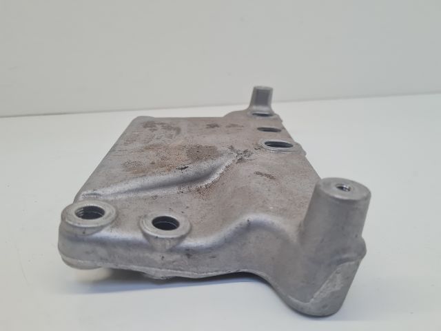 bontott VW GOLF VII Motor Tartó Bak (Fém)