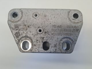 bontott VW GOLF VII Motor Tartó Bak Jobb