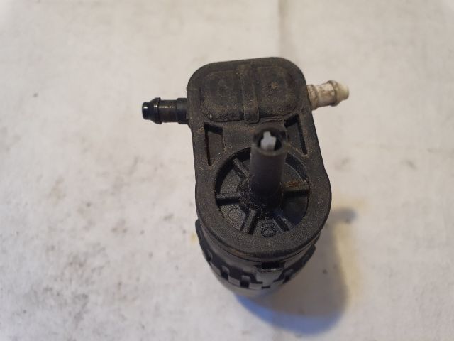 bontott VW GOLF VII Első Ablakmosó Szivattyú