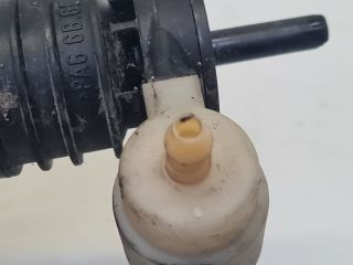 bontott VW GOLF VII Első Ablakmosó Szivattyú