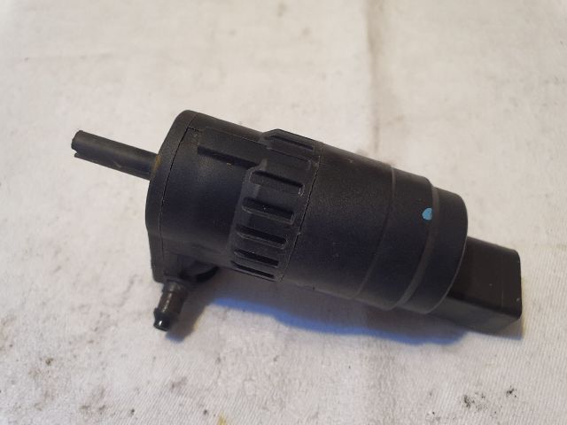 bontott VW GOLF VII Első Ablakmosó Szivattyú