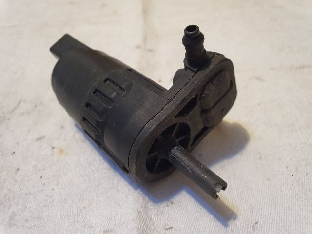 bontott VW GOLF VII Első Ablakmosó Szivattyú