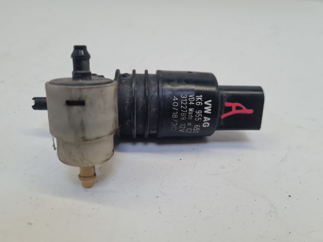 bontott VW GOLF VII Első Ablakmosó Szivattyú