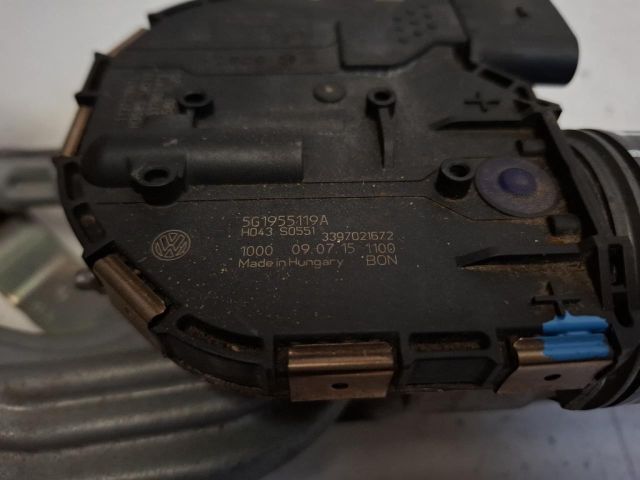 bontott VW GOLF VII Első Ablaktörlő Szerkezet Motorral